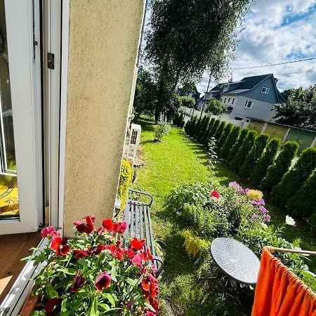 Artsy 2 Bedroom Next To Old Town With Garden And Parking Lägenhet