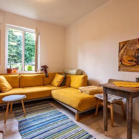 아파트 Artsy 2 Bedroom Next To Old Town With Garden And Parking *